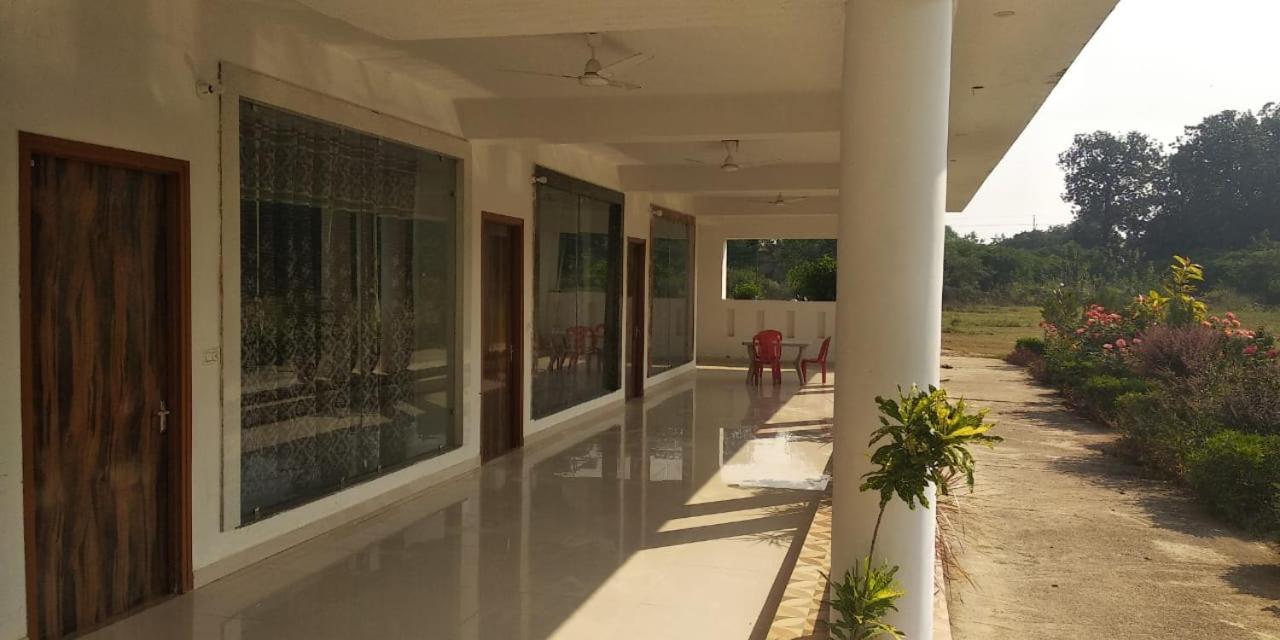 Hotel Radha Rani Mahal Khajurāho Exterior foto