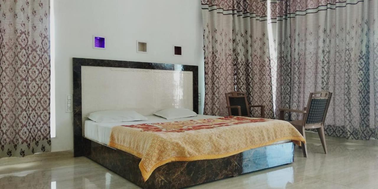 Hotel Radha Rani Mahal Khajurāho Exterior foto